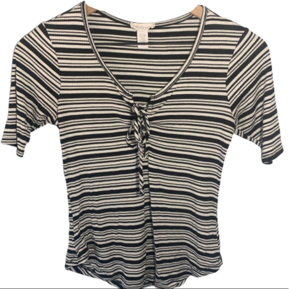 Full Tilt Black & White Striped Front Tie Top - Juniors Size Small
